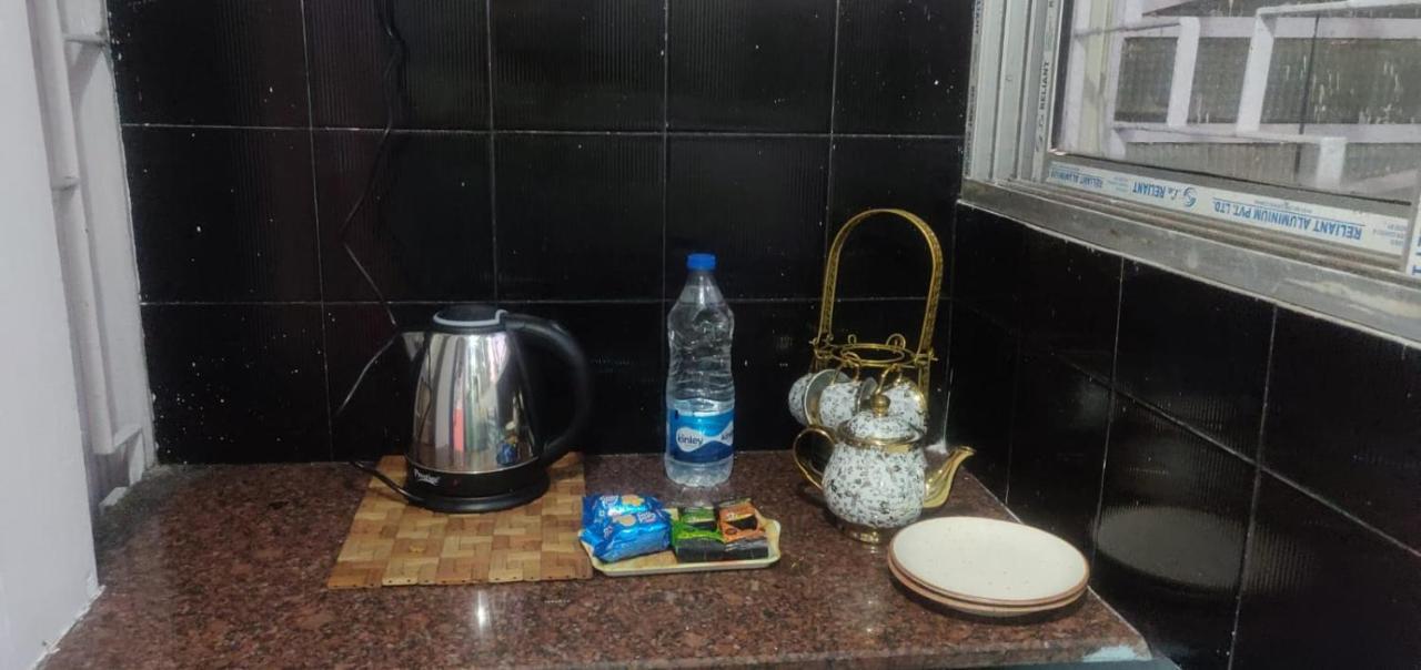 A Home Away From Home Колката Екстер'єр фото