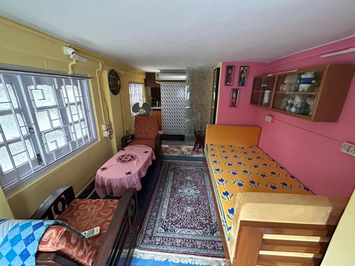 A Home Away From Home Колката Екстер'єр фото