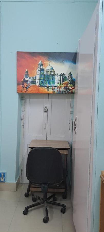 A Home Away From Home Колката Екстер'єр фото
